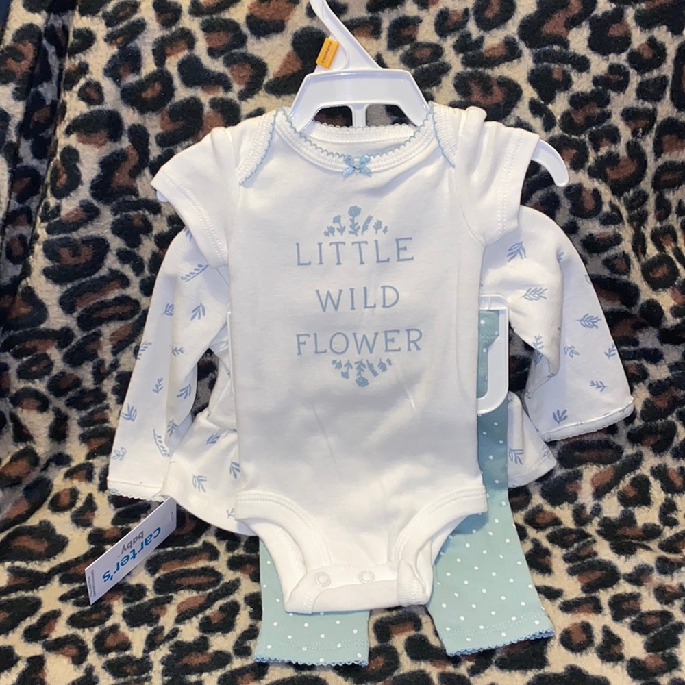 Newborn outfit set